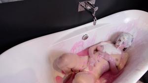 kyras-pink-gunge-bath-hd_22.jpg